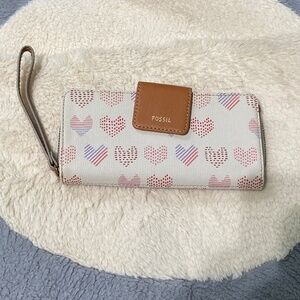 Fossil Zip Clutch Heart Design NWT